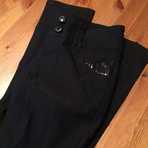 10/13! Black pants-stretchy & form fitting. Skinny